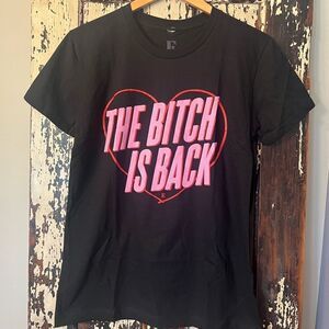 Elton John Official The Bi$&h Is Back Heart T-Shirt. Women’s Fit size XL. NWOT.